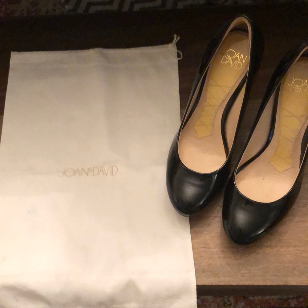 Pristine Condition Joan And David Pump Size 6 - image 4